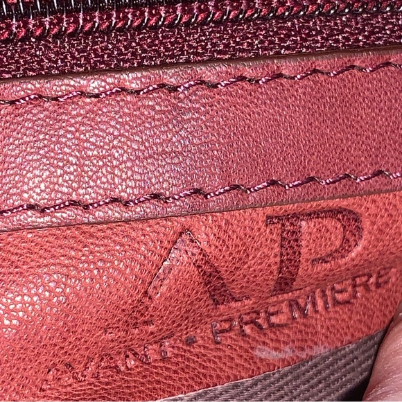 Avant Premiere Rust Colored Magnetic Roll Down Crossbody Bag W/Zip Tassel detail - Picture 5 of 5